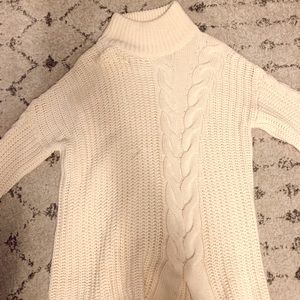 Turtle neck long sleeve sweater - size S